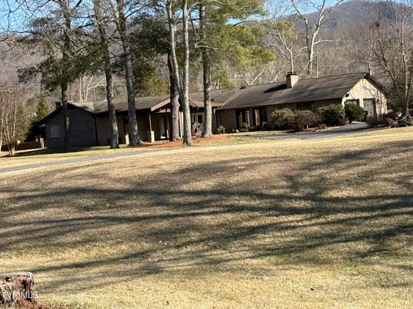 $1,550,000 | 426 River Islands Road, Elizabethton, TN 37643