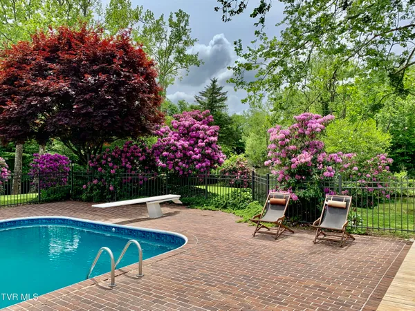 $1,550,000 | 426 River Islands Road, Elizabethton, TN 37643