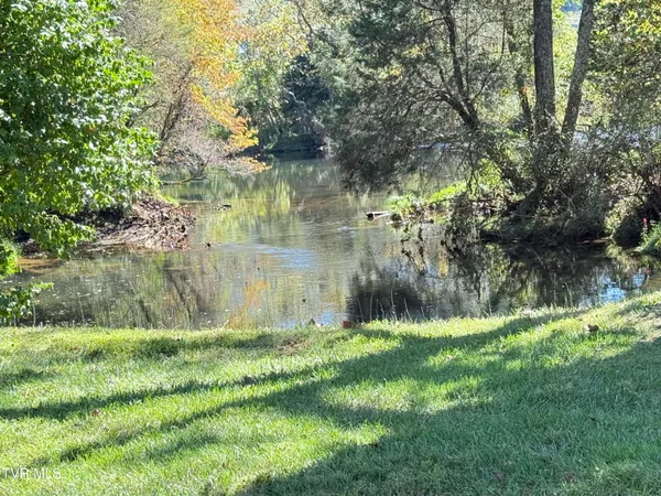 $1,550,000 | 426 River Islands Road, Elizabethton, TN 37643