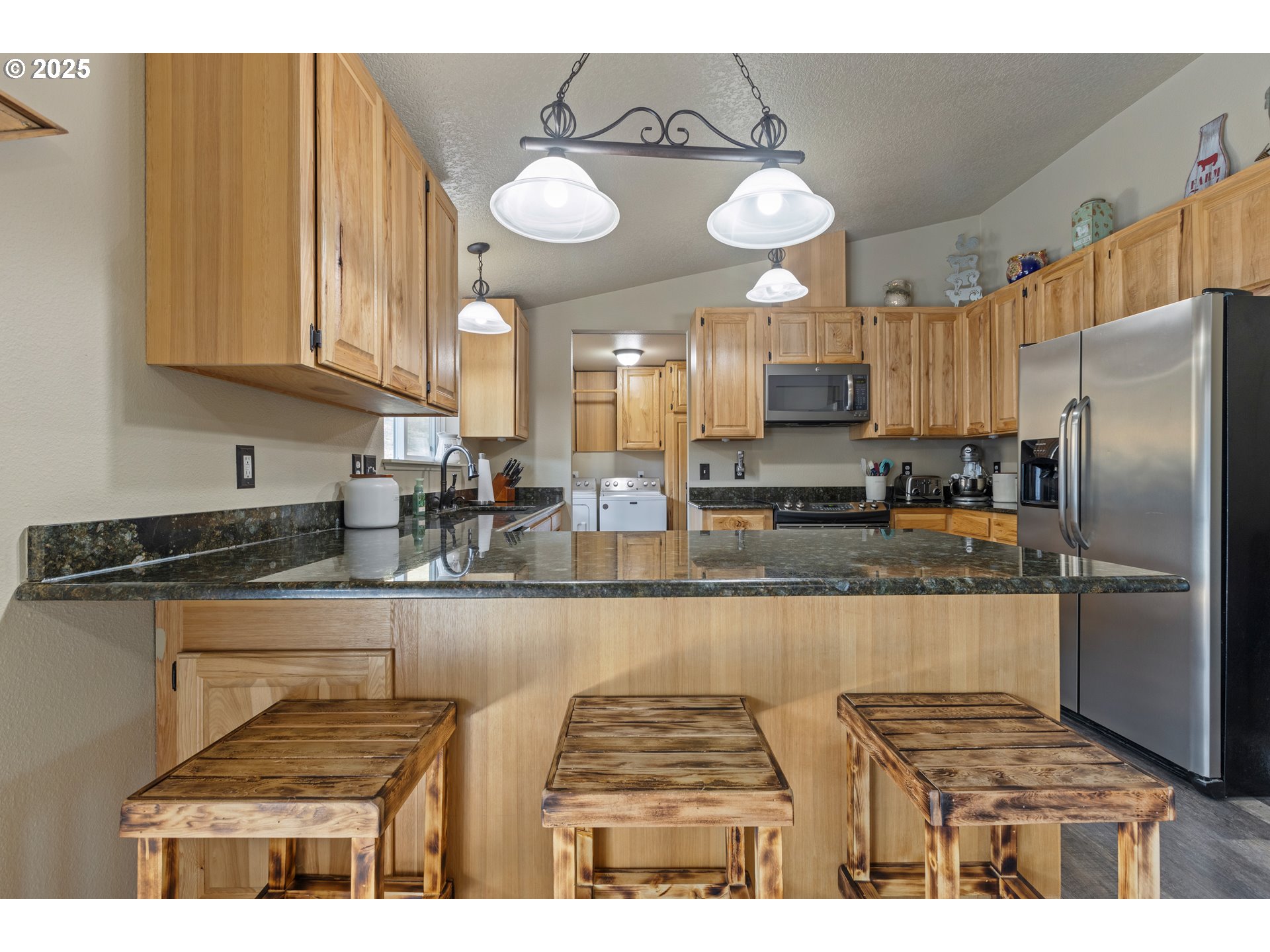 941 Colonial Road Roseburg, OR 97471 - Photo 12 of 48