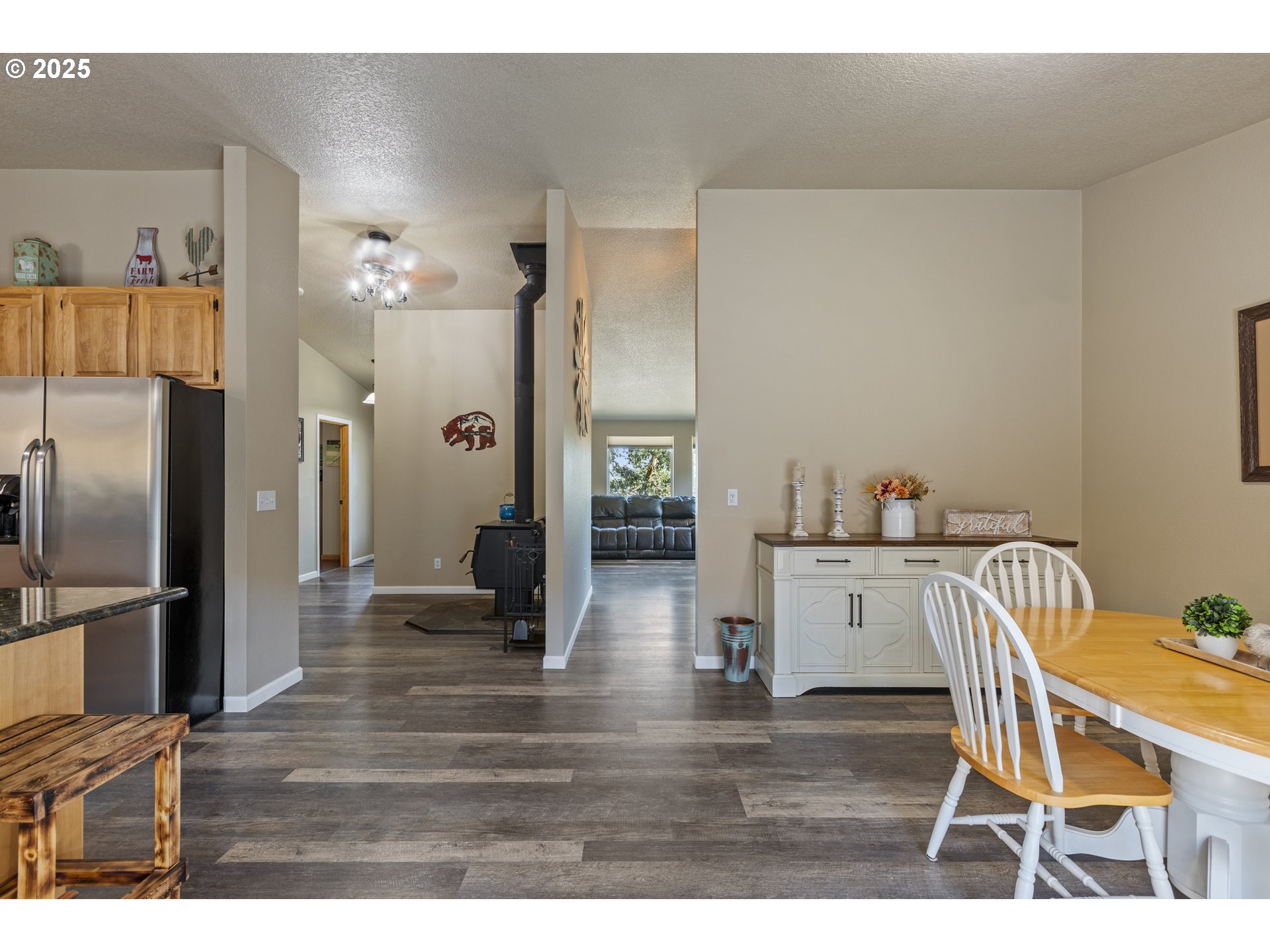 941 Colonial Road Roseburg, OR 97471 - Photo 15 of 48