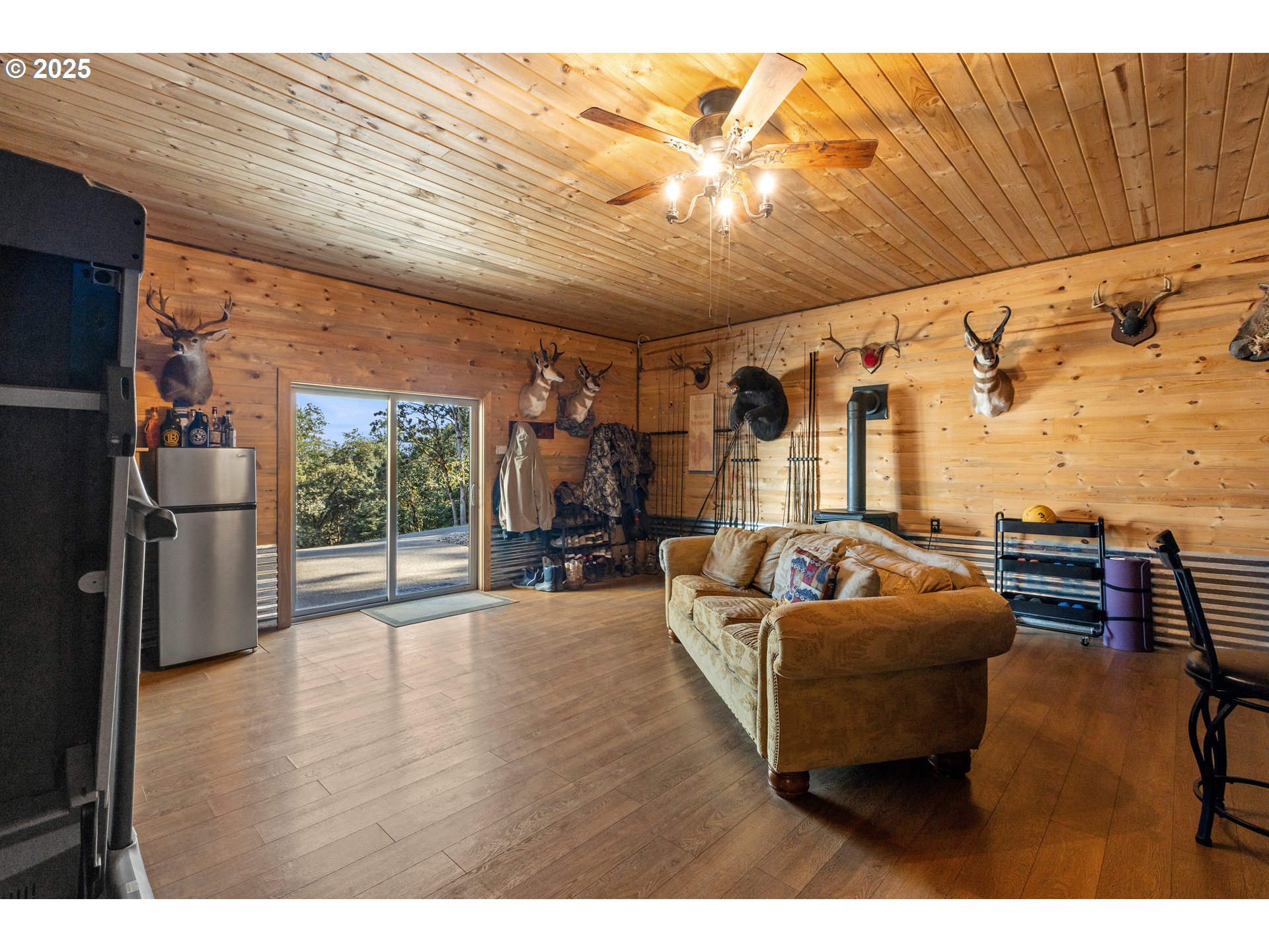 941 Colonial Road Roseburg, OR 97471 - Photo 16 of 48