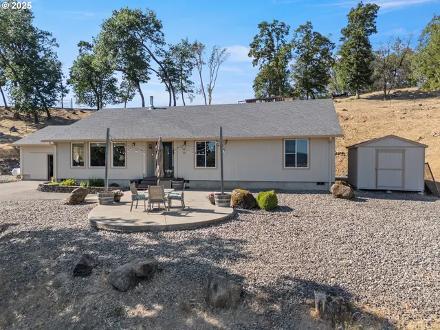 $625,000 | 941 Colonial Road, Roseburg, OR 97471