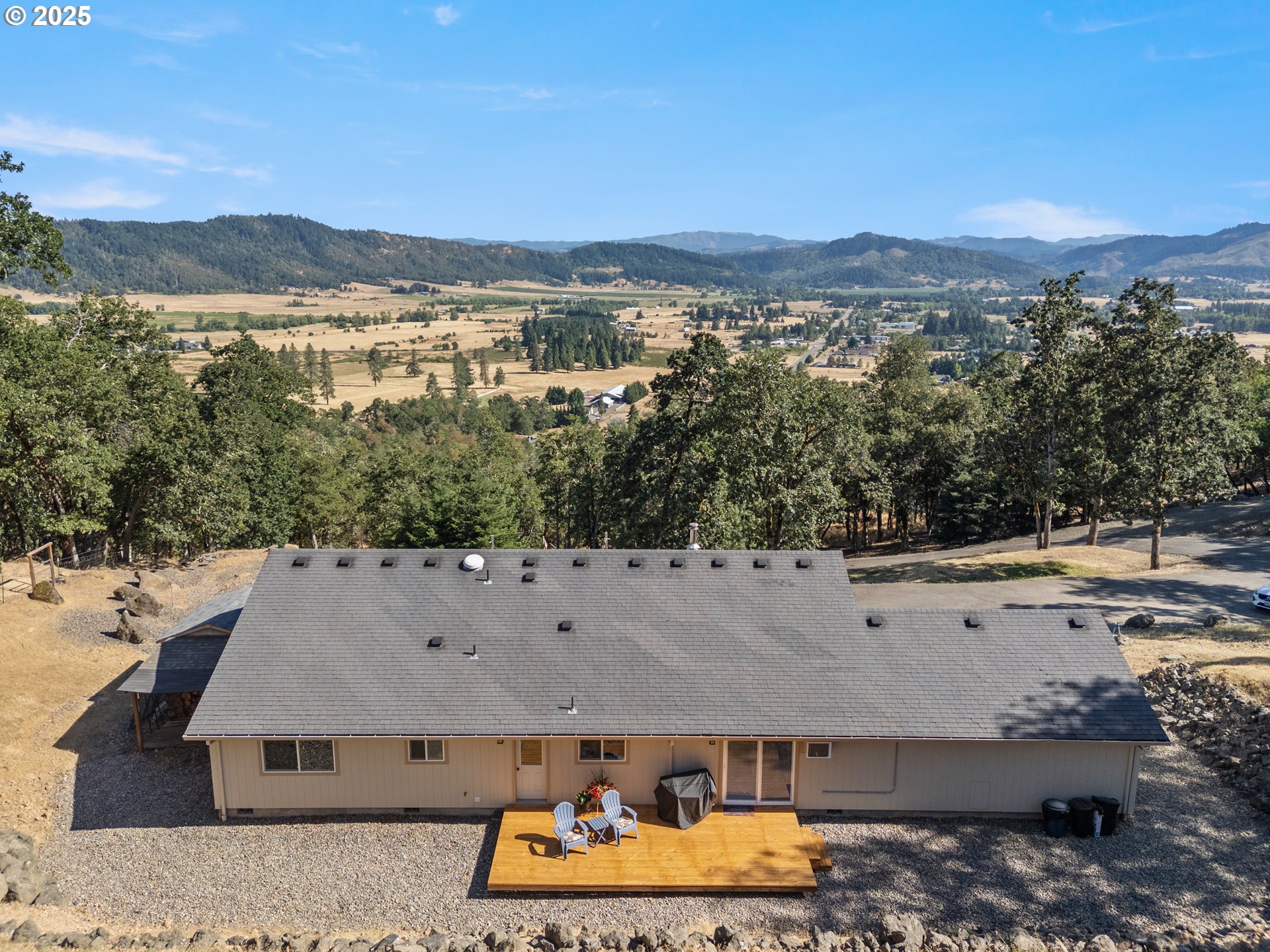 941 Colonial Road Roseburg, OR 97471 - Photo 35 of 48