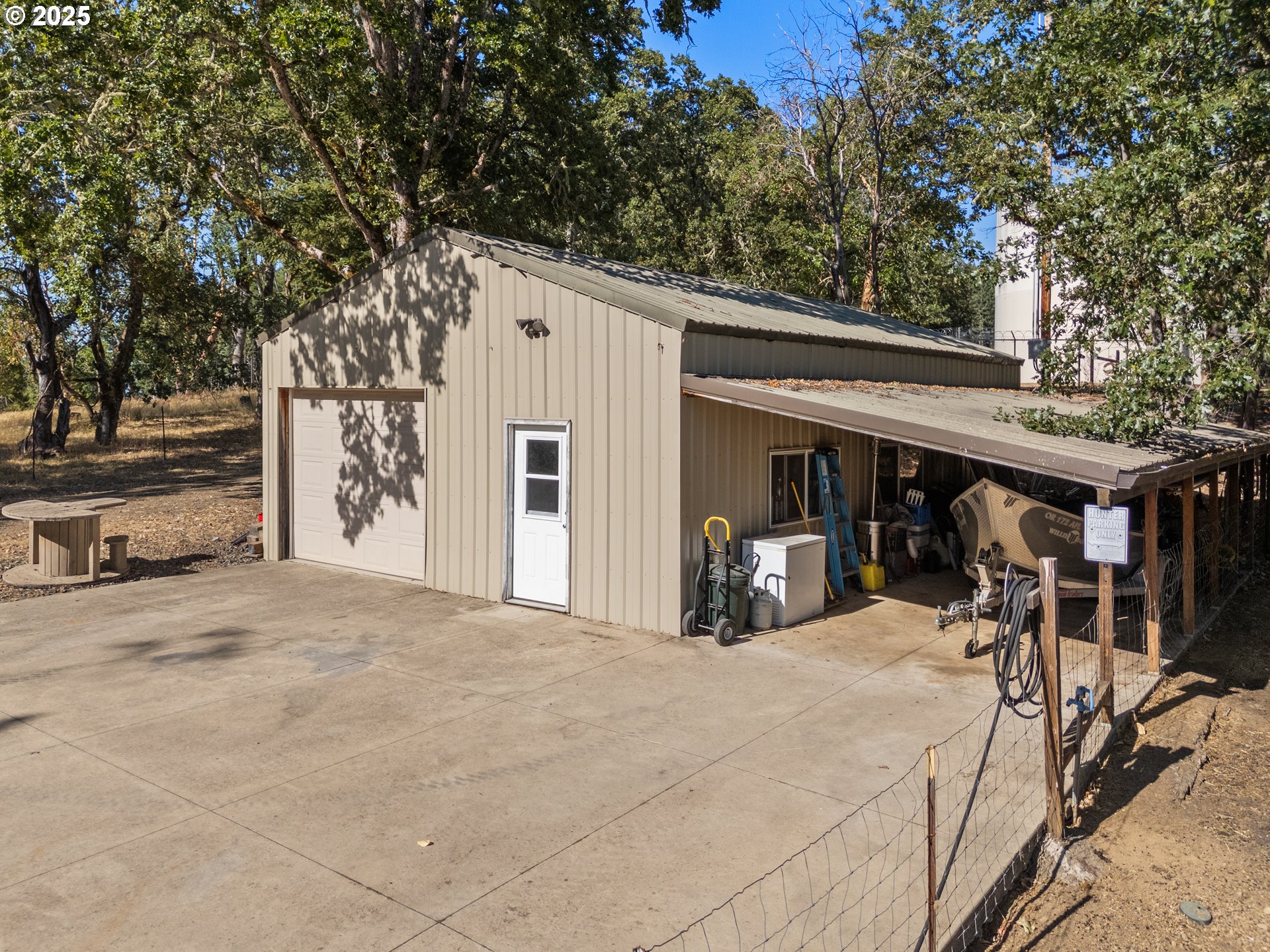 941 Colonial Road Roseburg, OR 97471 - Photo 4 of 48
