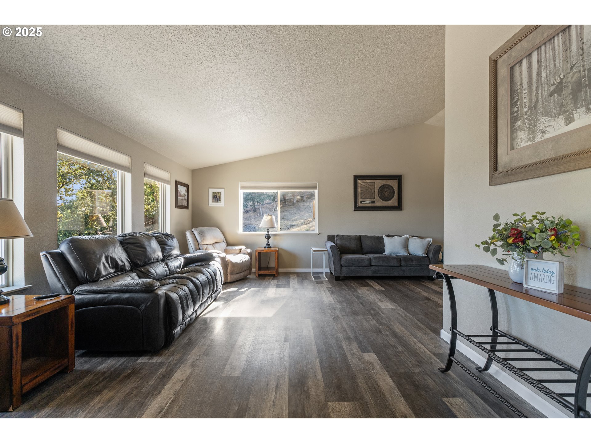 941 Colonial Road Roseburg, OR 97471 - Photo 5 of 48