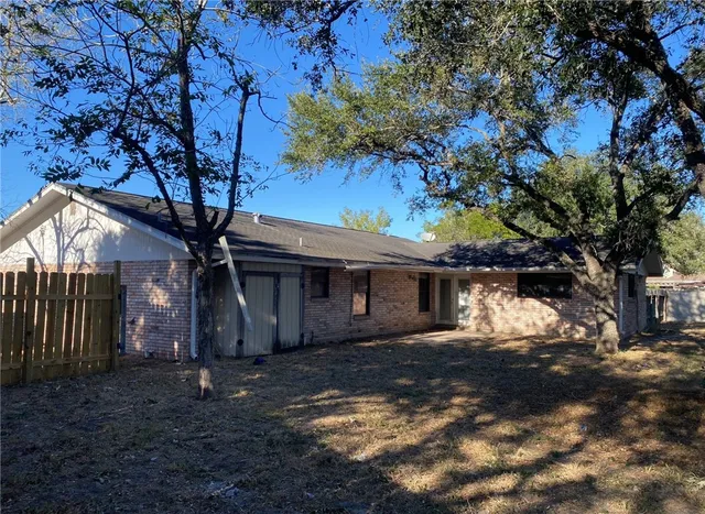 $193,200 | 235 North Pasadena Street, Kingsville, TX 78363