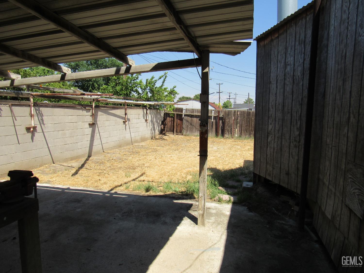 Undisclosed Address Bakersfield, CA 93304 - Photo 22 of 26 a view of sitting area