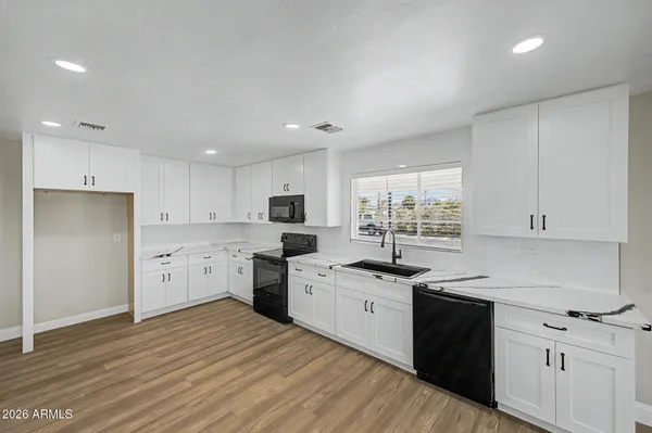 $424,000 | 5702 North 22nd Drive, Phoenix, AZ 85015