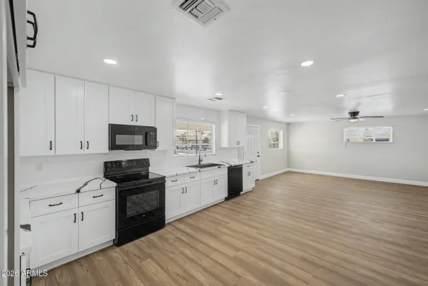 $424,000 | 5702 North 22nd Drive, Phoenix, AZ 85015