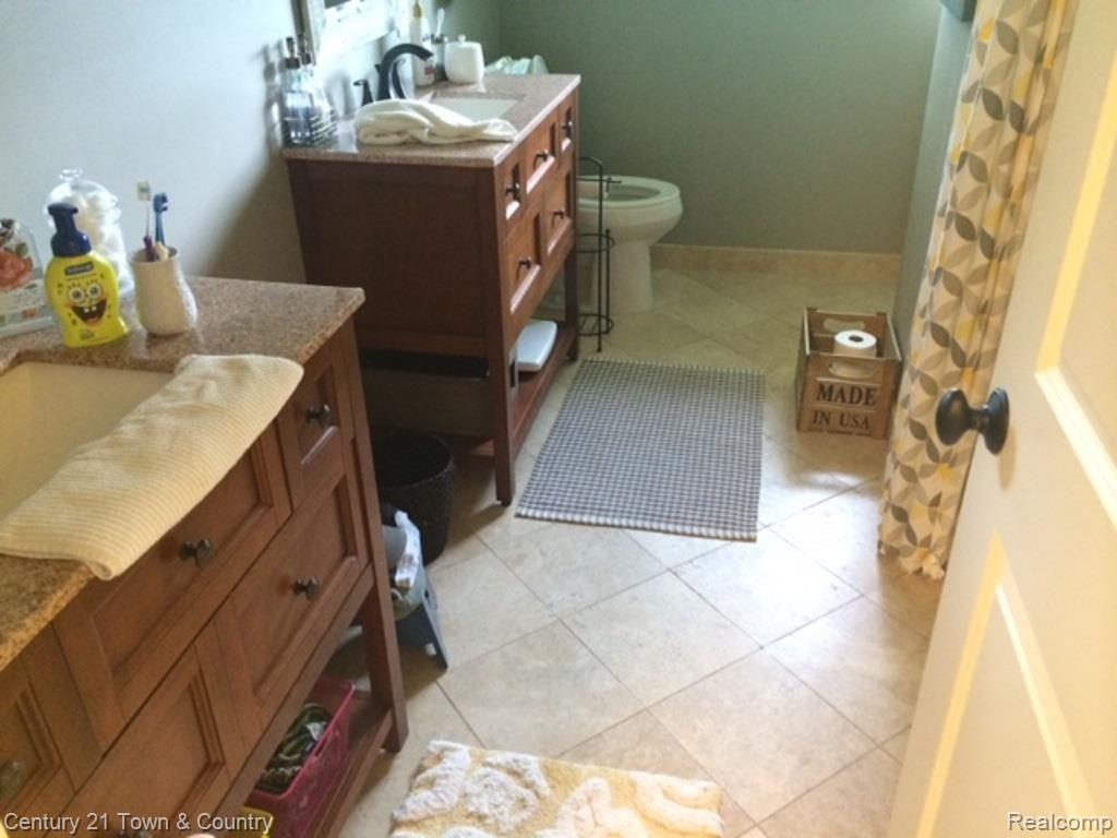 1908 Washington Road Rochester, MI 48306 - Photo 19 of 26 18.jpg