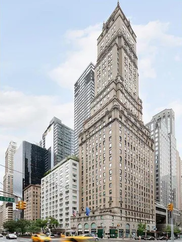 $995,000 | 465 Park Avenue, Unit 18F | Midtown East