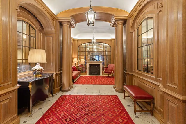 $995,000 | 465 Park Avenue, Unit 18F | Midtown East