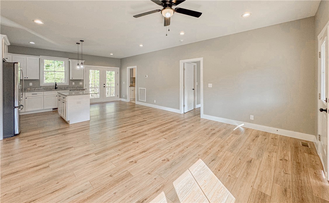 222 Simpson Street Westminster, SC 29693 - Photo 4 of 42 Gallery Image 4