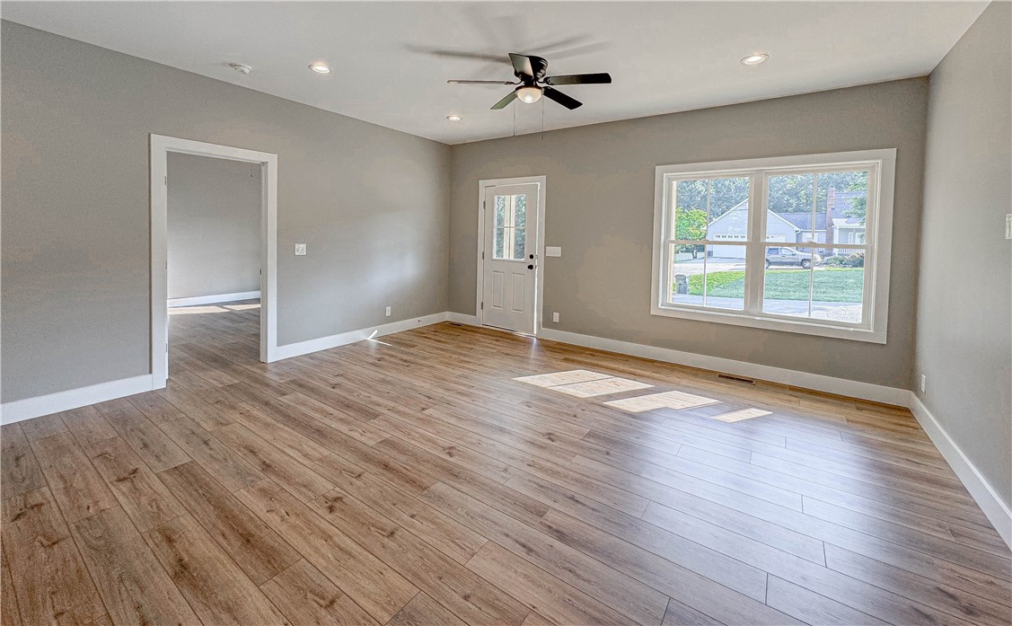 222 Simpson Street Westminster, SC 29693 - Photo 5 of 42 Gallery Image 5