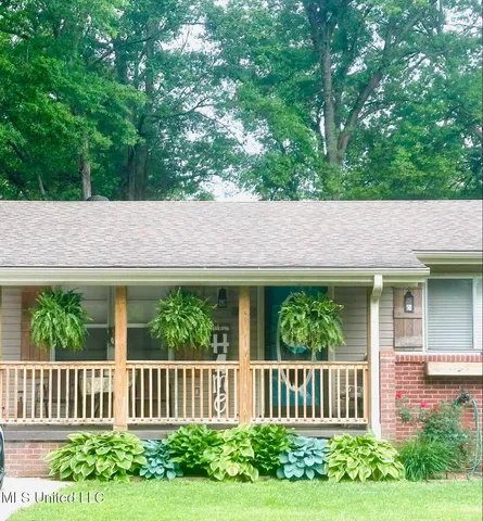 $235,000 | 207 Glendale Street, Senatobia, MS 38668