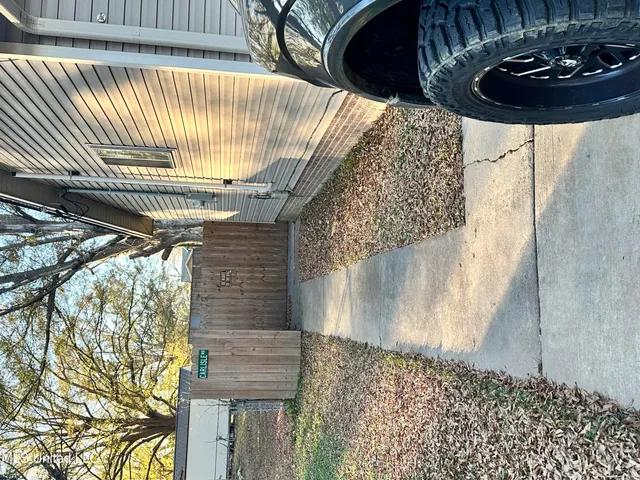 $235,000 | 207 Glendale Street, Senatobia, MS 38668