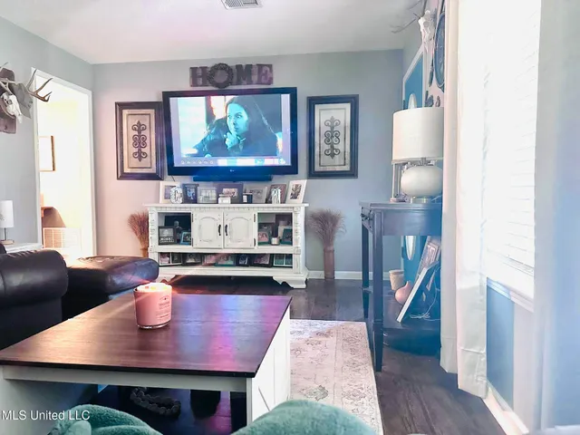 $235,000 | 207 Glendale Street, Senatobia, MS 38668