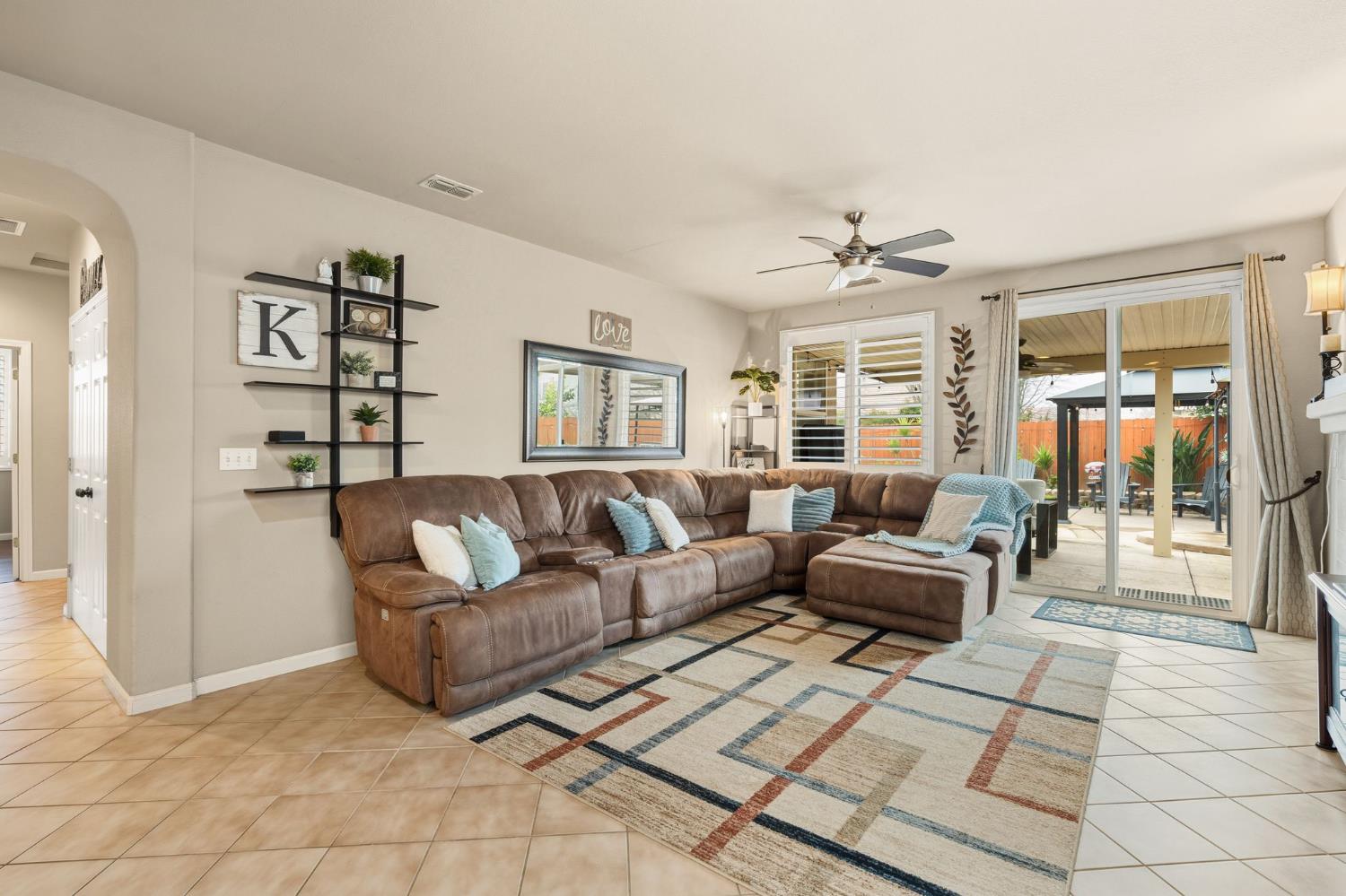 4601 Stuben Court Elk Grove, CA 95758 - Photo 11 of 32