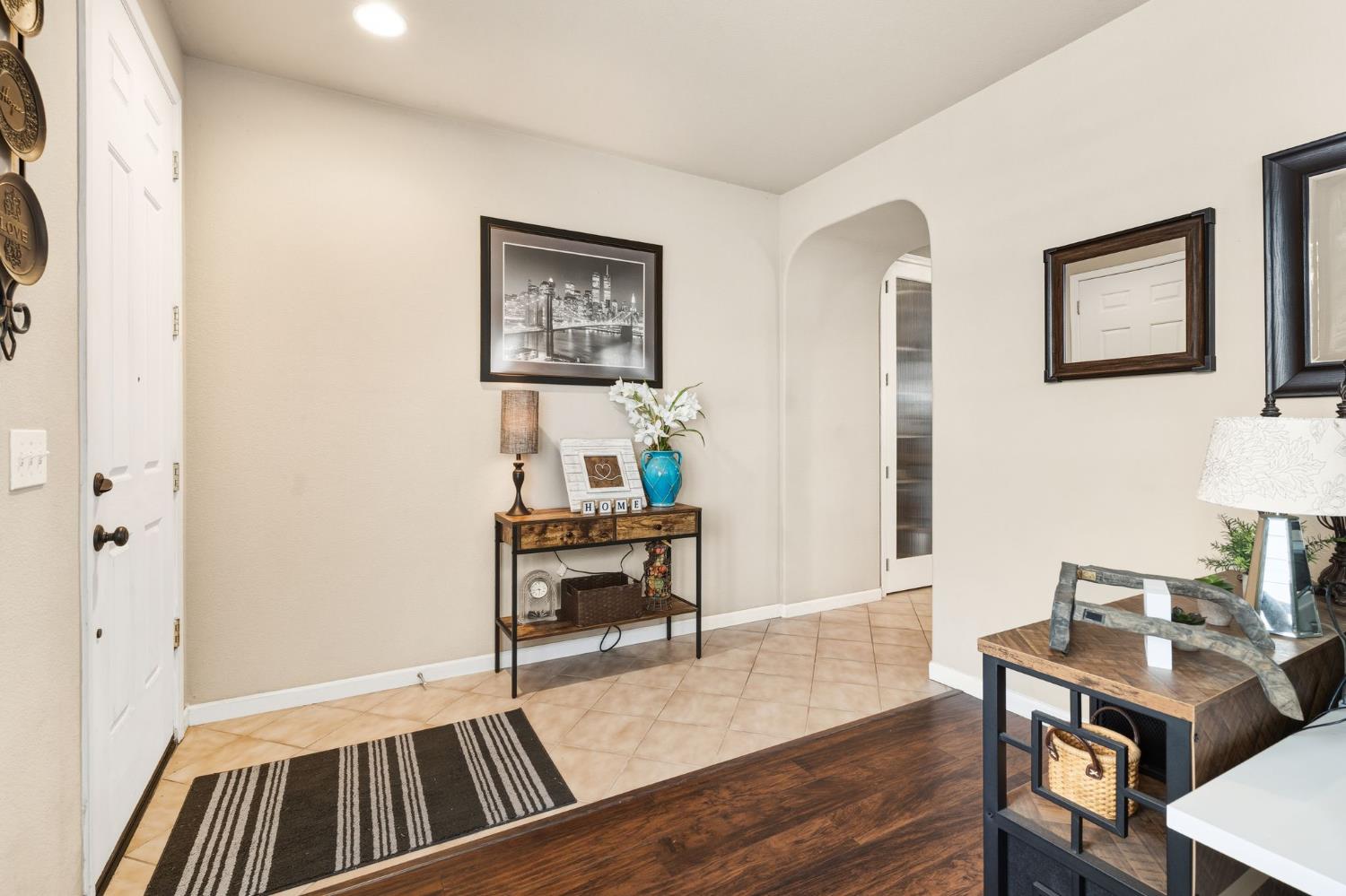 4601 Stuben Court Elk Grove, CA 95758 - Photo 6 of 32