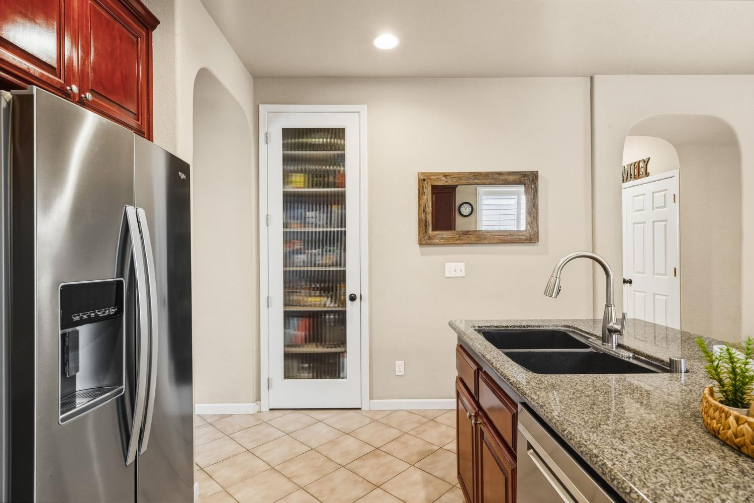 4601 Stuben Court Elk Grove, CA 95758 - Photo 9 of 32