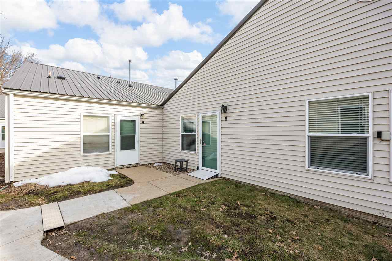 1220 Village Road, Unit 8 Iowa City, IA 52240 - Photo 3 of 23 Gallery Image 3