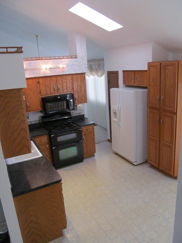 434 Wheatfield Road Matteson, IL 60443 - Photo 3 of 25