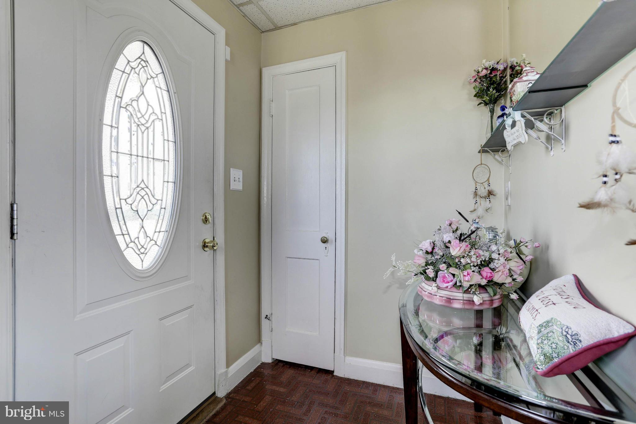209 West Hilltop Road Baltimore, MD 21225 - Photo 3 of 30 Foyer