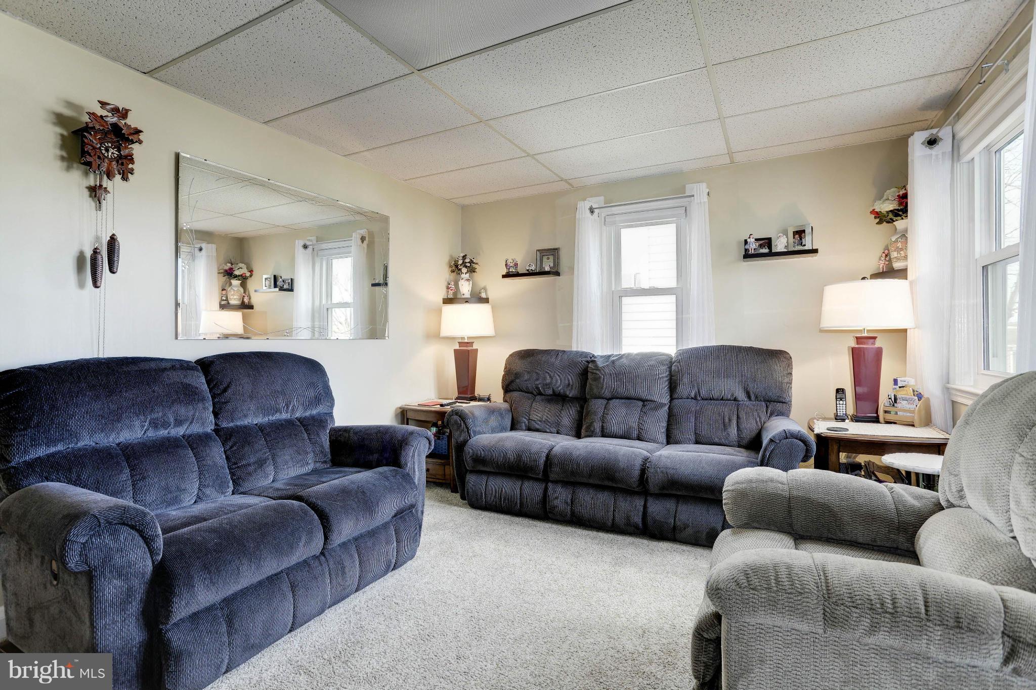 209 West Hilltop Road Baltimore, MD 21225 - Photo 5 of 30 Living Room