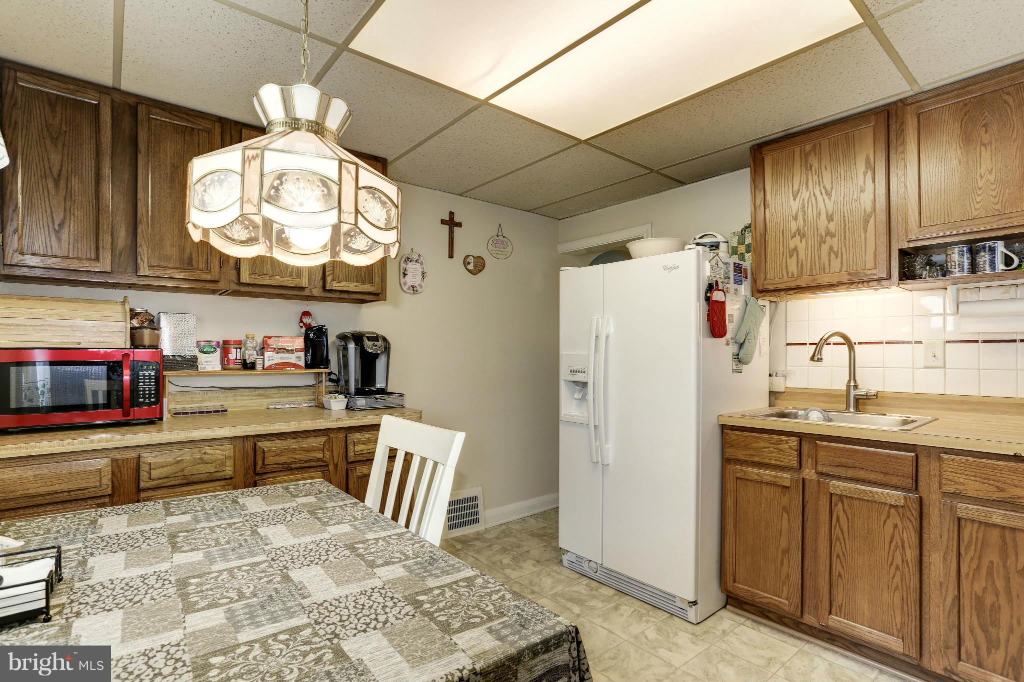 209 West Hilltop Road Baltimore, MD 21225 - Photo 10 of 30 Kitchen