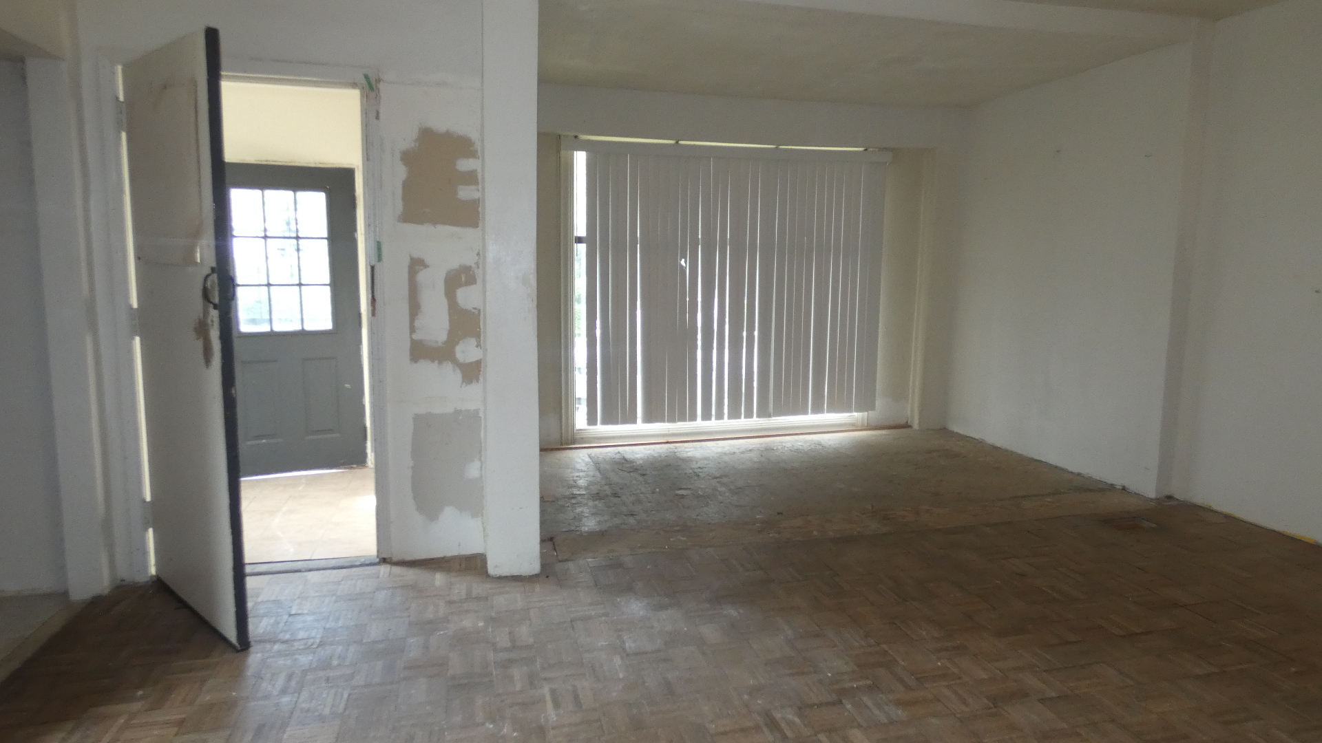 1707 East 83rd Street Chicago, IL 60617 - Photo 12 of 15 an empty room with windows