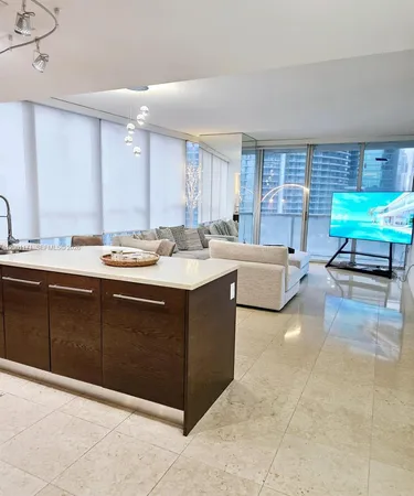 $5,700 | 475 Brickell Avenue, Unit 2115, Miami, FL 33131