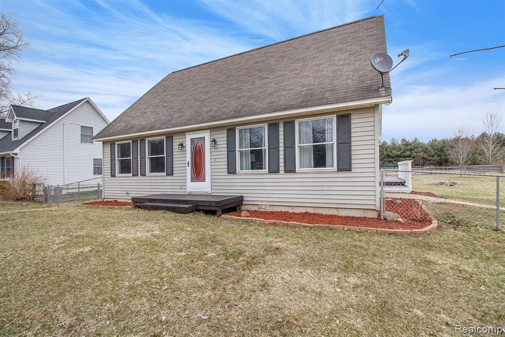 15037 Bird Road Byron, MI 48418 - Photo 9 of 34