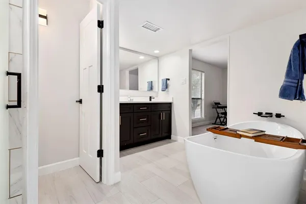 $1,800 | 2101 Park Willow Lane, Unit C, Arlington, TX 76011