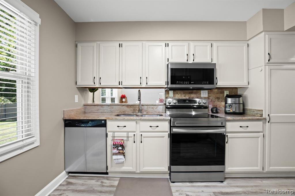 17526 Inkster Road Redford, MI 48240 - Photo 17 of 47 Gallery Image 17