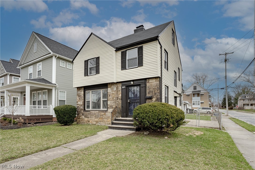 3617 Ludgate Road Cleveland, OH 44120 - Photo 2 of 32