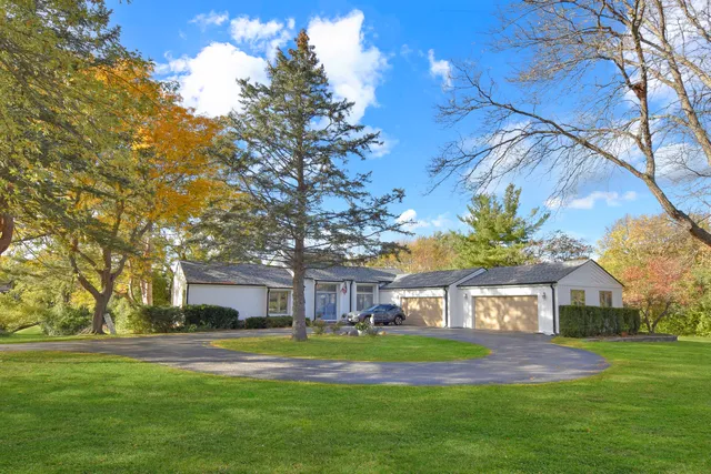 $695,000 | 23400 West Cattail Lane, Barrington, IL 60010