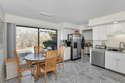 $695,000 | 23400 West Cattail Lane, Barrington, IL 60010