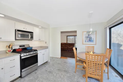 $695,000 | 23400 West Cattail Lane, Barrington, IL 60010