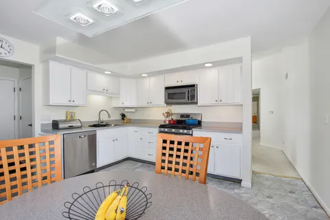 $695,000 | 23400 West Cattail Lane, Barrington, IL 60010