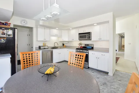 $695,000 | 23400 West Cattail Lane, Barrington, IL 60010