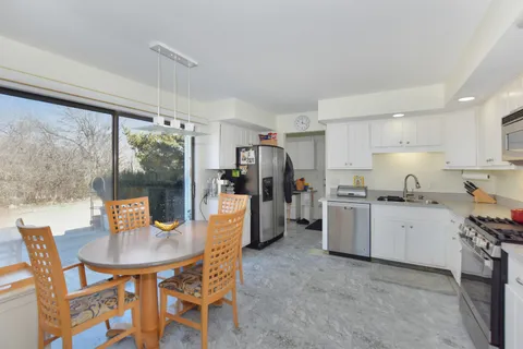 $695,000 | 23400 West Cattail Lane, Barrington, IL 60010