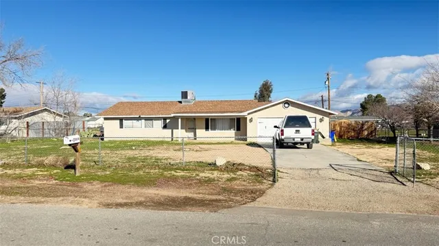 $2,295 | 22854 Eyota Road, Apple Valley, CA 92308
