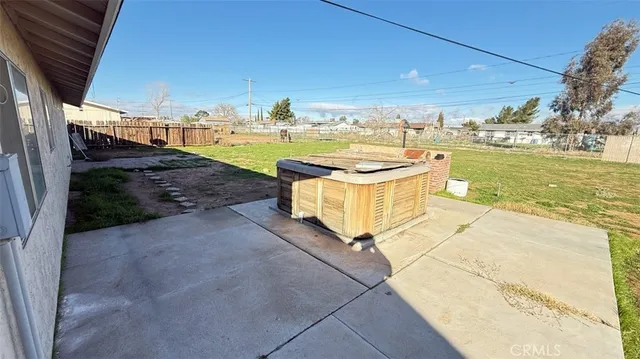 $2,295 | 22854 Eyota Road, Apple Valley, CA 92308