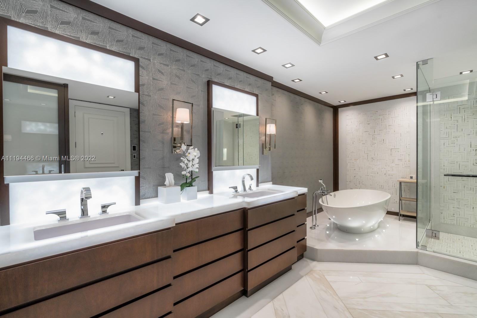 10201 Collins Avenue, Unit 1701 Bal Harbour, FL 33154 - Photo 9 of 44 Gallery Image 9
