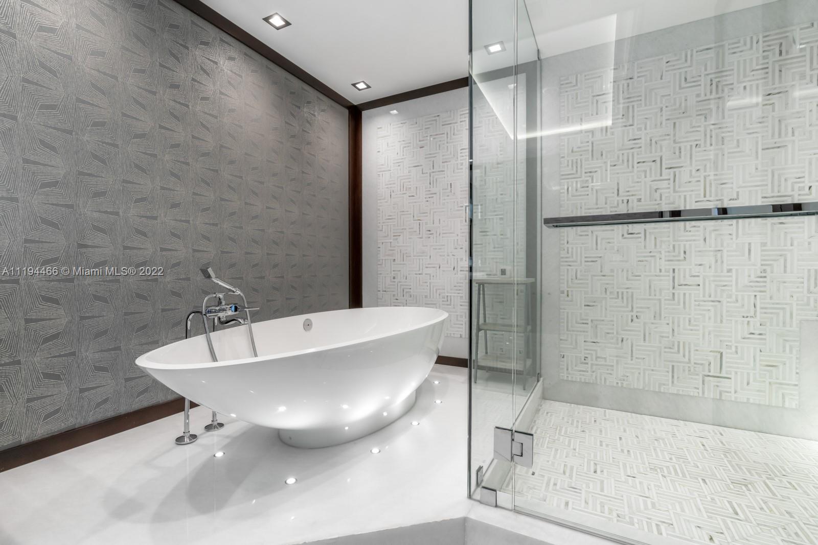 10201 Collins Avenue, Unit 1701 Bal Harbour, FL 33154 - Photo 10 of 44 Gallery Image 10