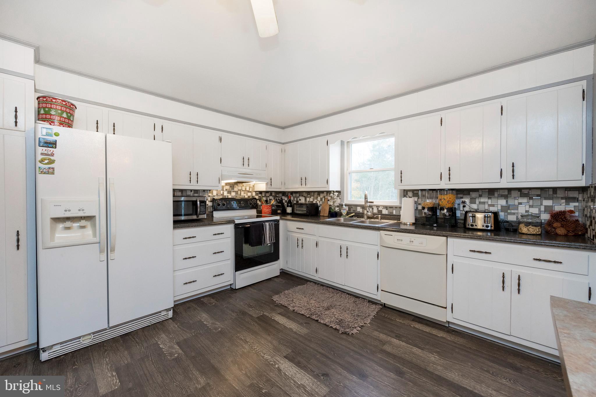 1207 Woodmere Road Pottstown, PA 19464 - Photo 33 of 48 Upper Level Kitchen