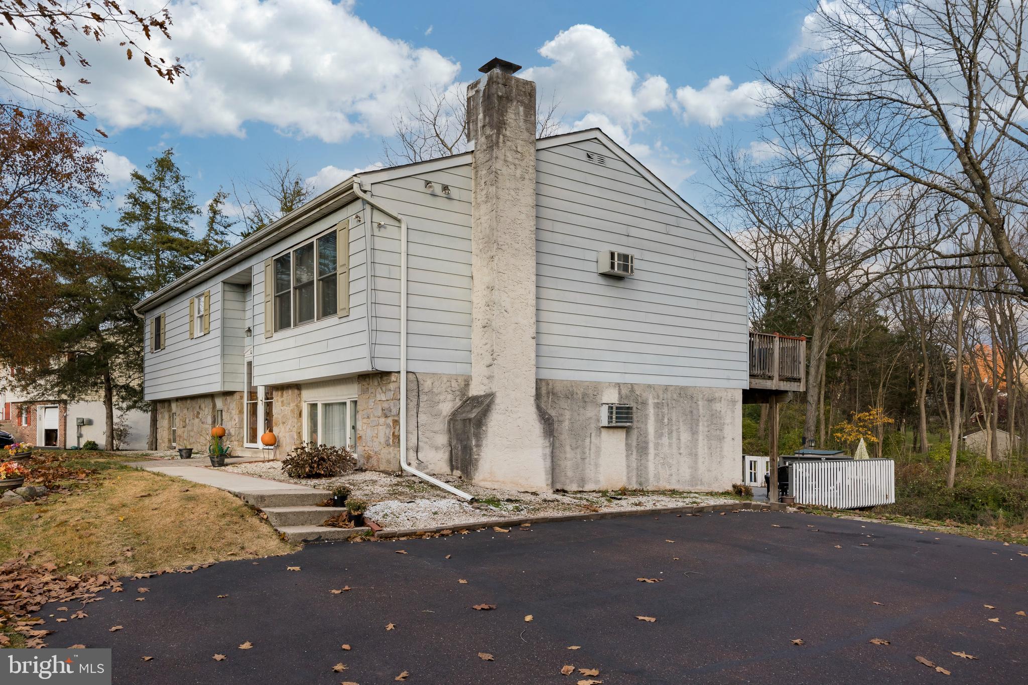 1207 Woodmere Road Pottstown, PA 19464 - Photo 43 of 48 Exterior Driveway