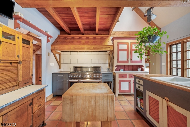 39 Dreahook Road Somerville, NJ 08876 - Photo 13 of 38