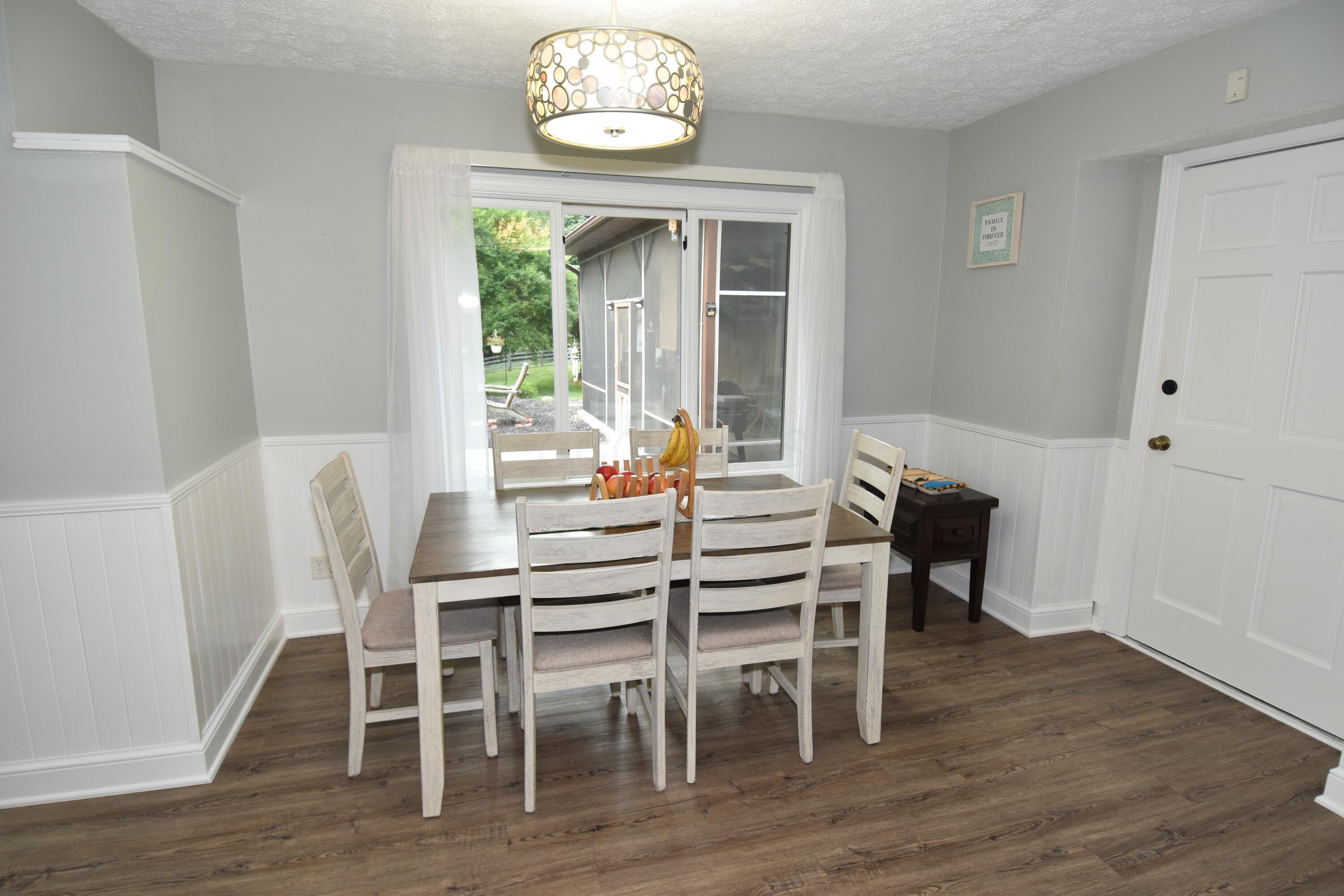 15 Tow Path Road Granville, OH 43023 - Photo 18 of 79 Dining Room 9'11"X13'9"